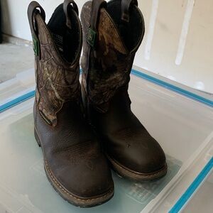 Boys John deere boots worn lightly